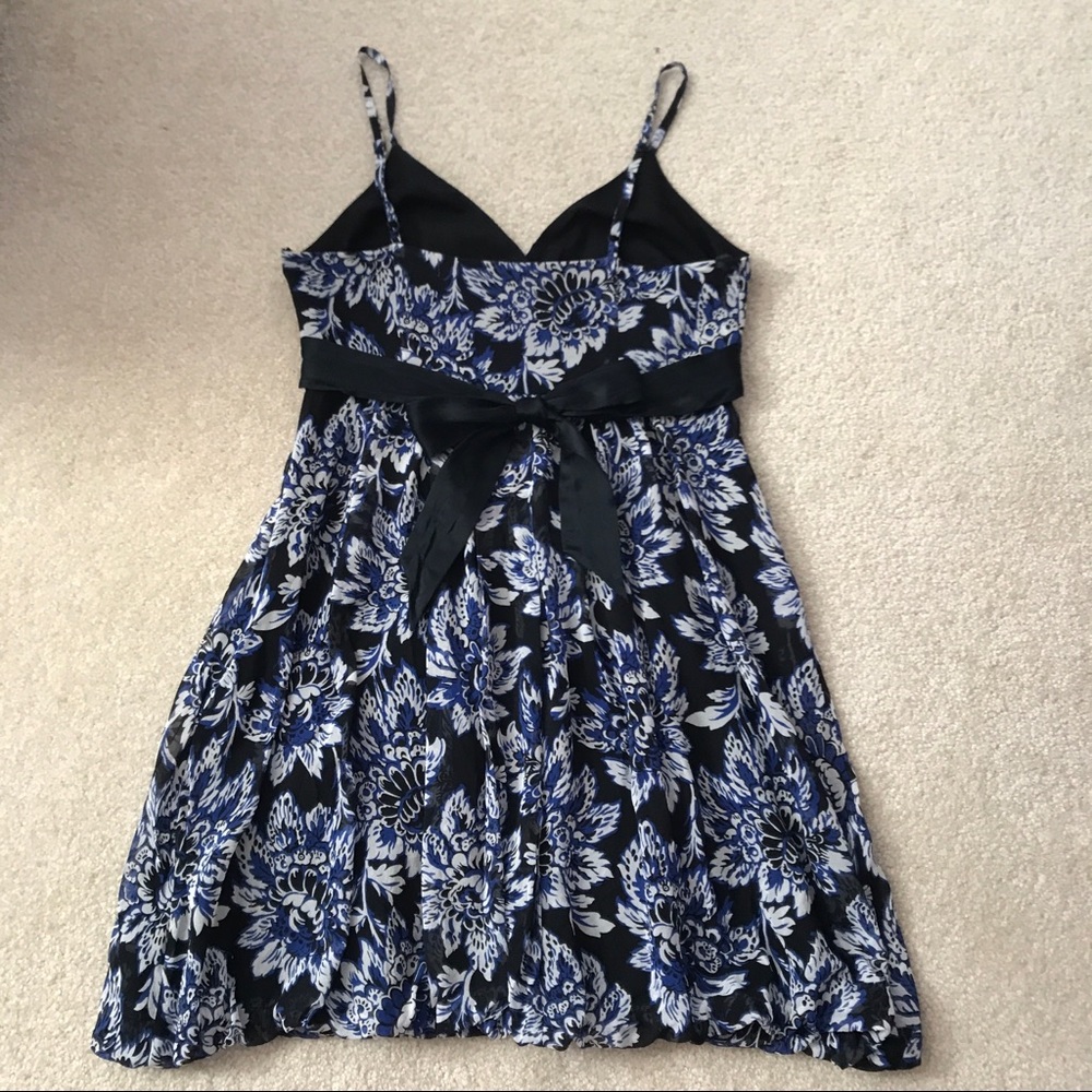On Sale!!! INC, Cute summer dress.black satin sash tied on back, side zipper. - Picture 2 of 6